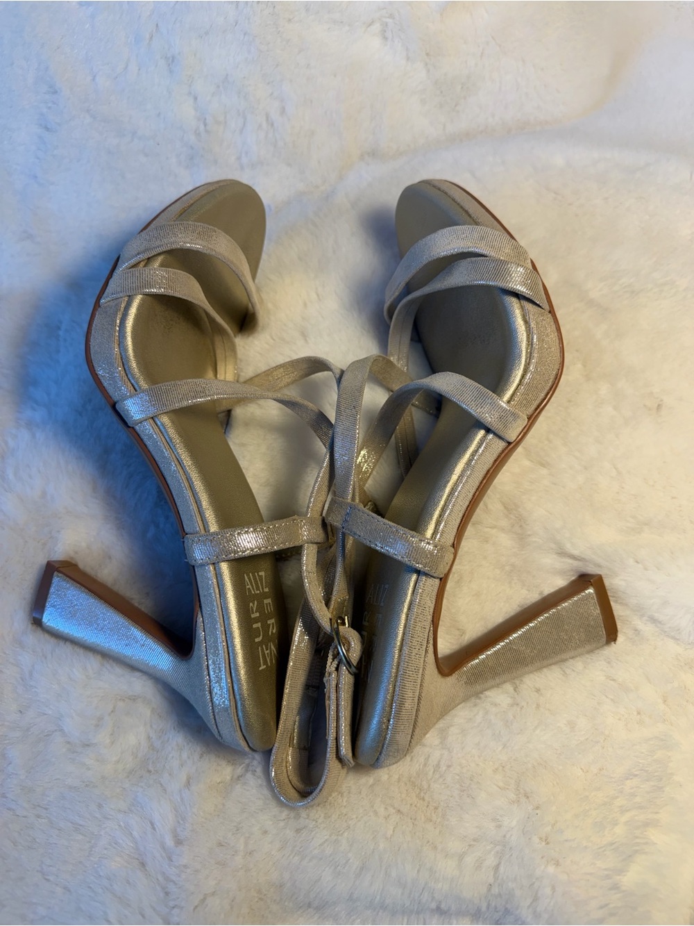 Naturalizer Metallic Gold Strappy Heel Sandals Size 7 - Picture 8 of 8